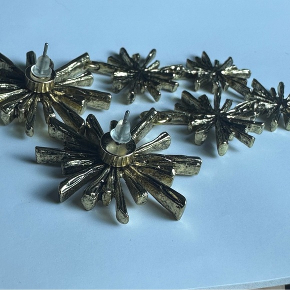 Chico’s Women’s Gold Tone Starburst Drop Earrings Floral Post-back earrings. - Picture 9 of 11